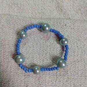 Blue beaded stretch bracelet
